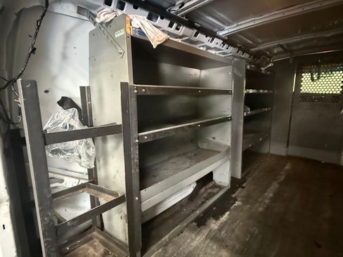 Used 2014 Chevrolet Express 2500 RWD image 14