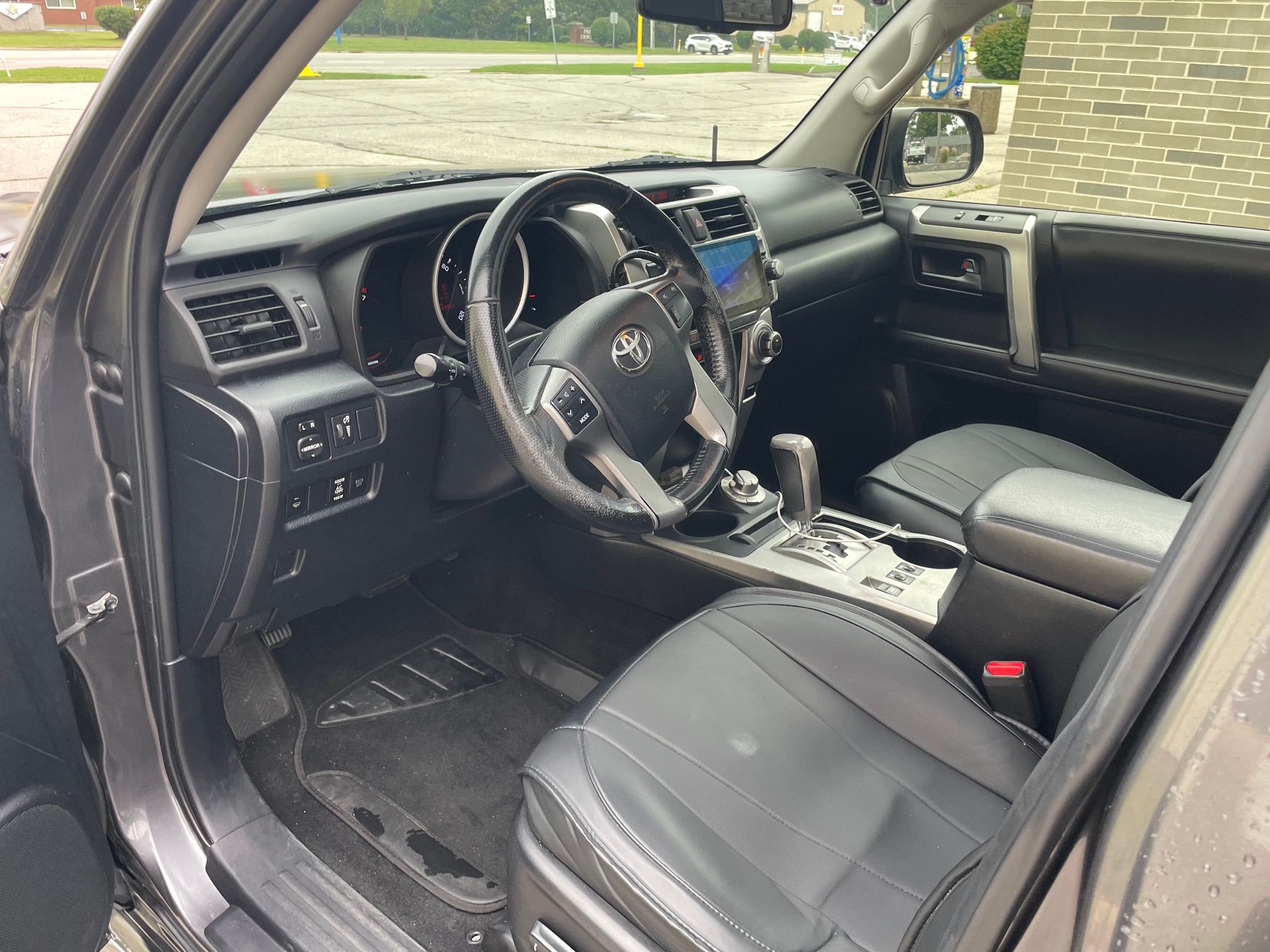 Used 2012 Toyota 4Runner Limited AWD/4WD image 10