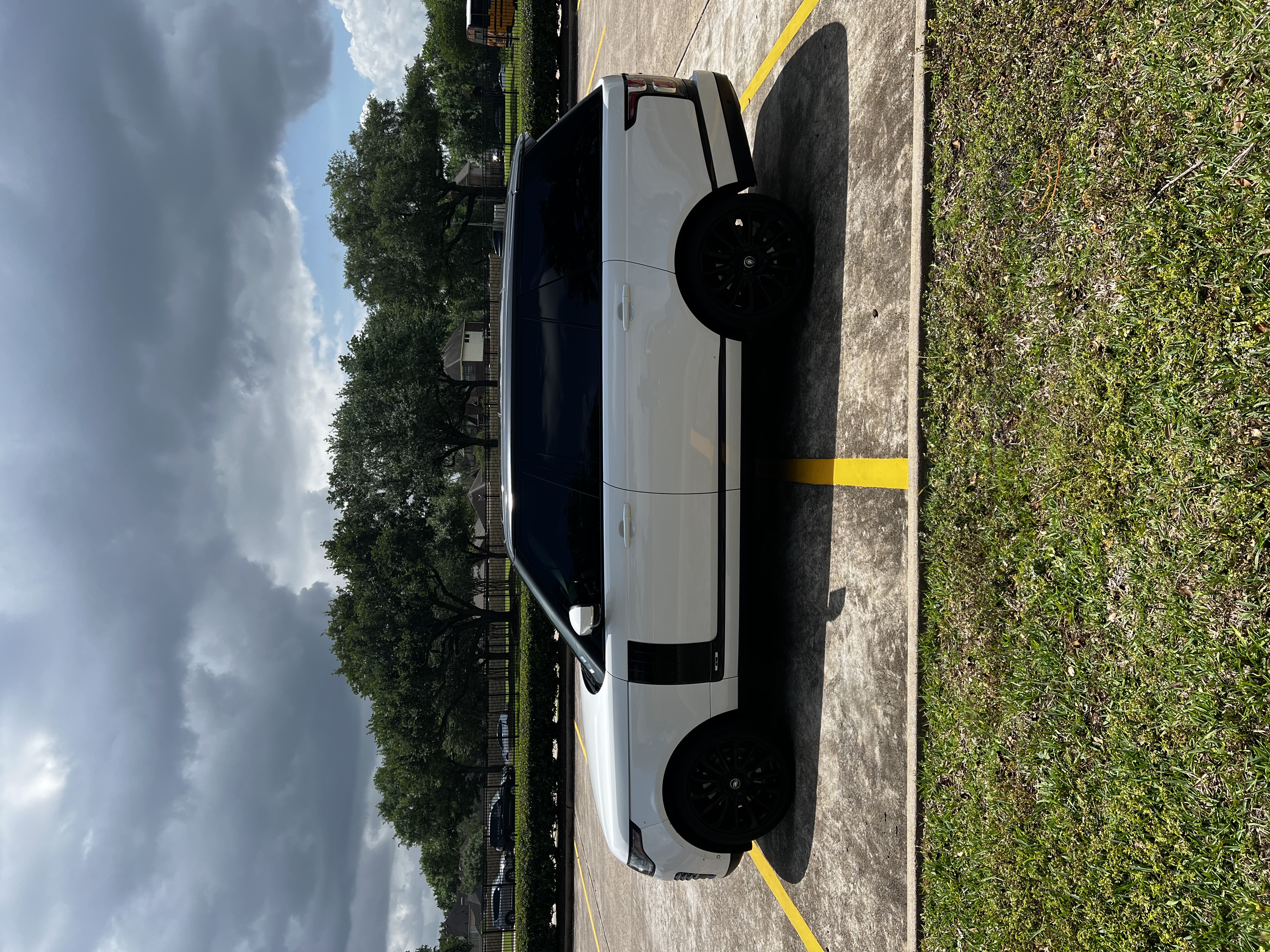 Used 2018 Land Rover Range Rover Long Wheelbase Supercharged AWD/4WD image 6
