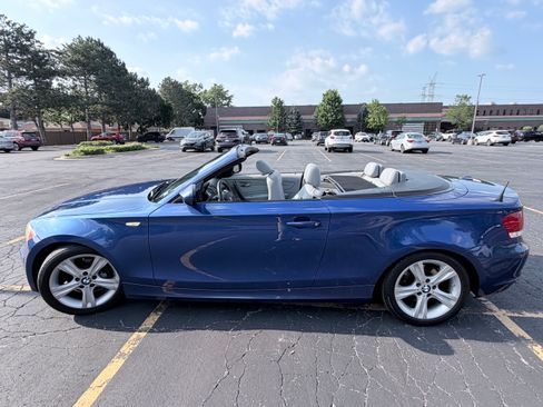 Used 2010 BMW 128i Convertible RWD image 5