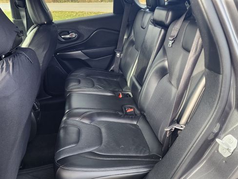 Used 2020 Jeep Cherokee Limited image 11