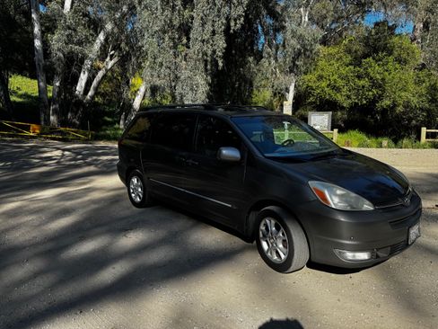 Used 2005 Toyota Sienna XLE Limited image 4