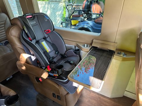 Used 2025 Mercedes-Benz Sprinter 2500 image 13