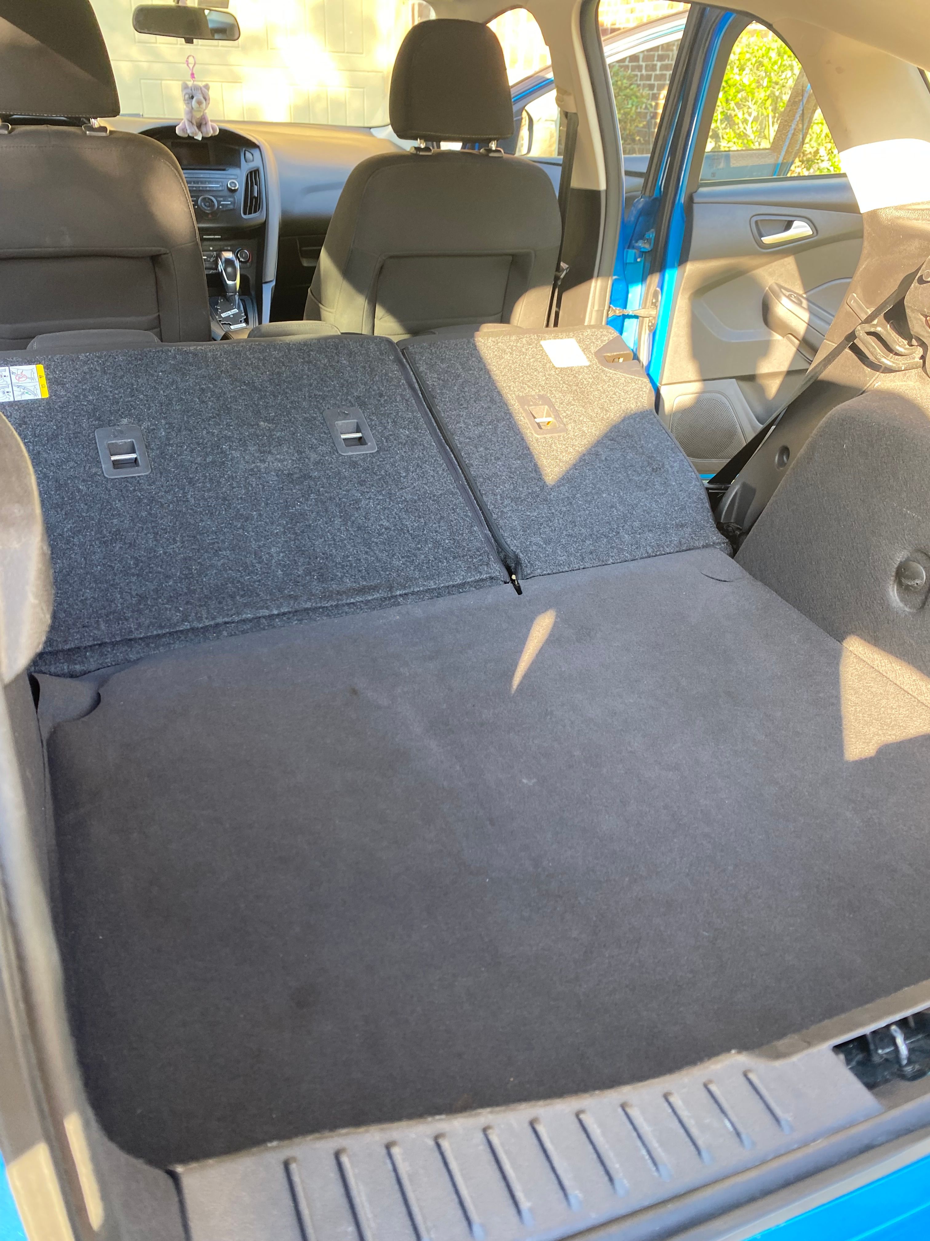 Used 2015 Ford Focus SE w/ SE Cold Weather Package FWD image 13