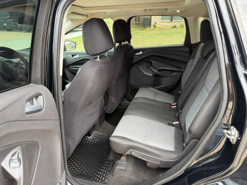 Used 2017 Ford Escape SE image 10