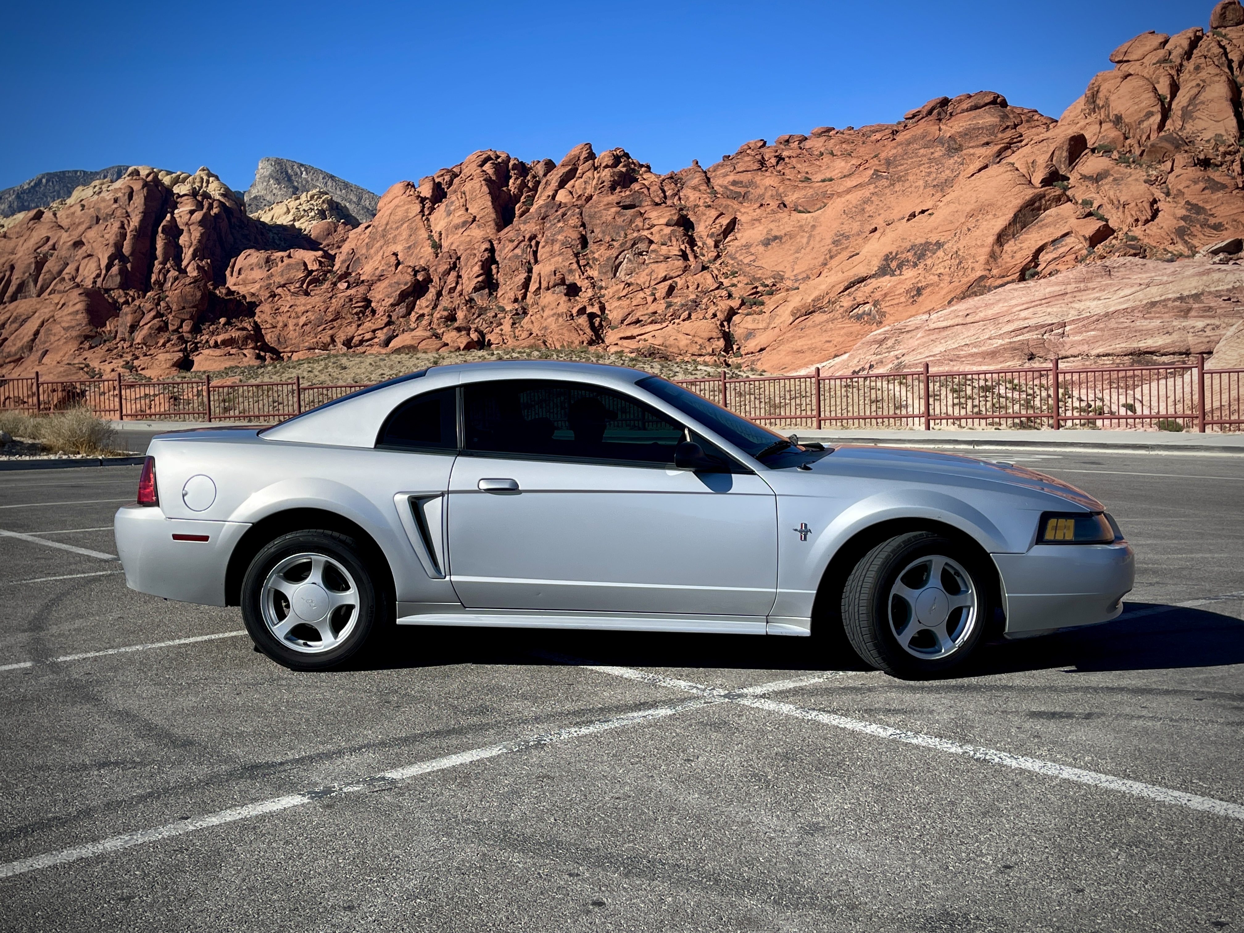 Used 2003 Ford Mustang Coupe RWD image 2