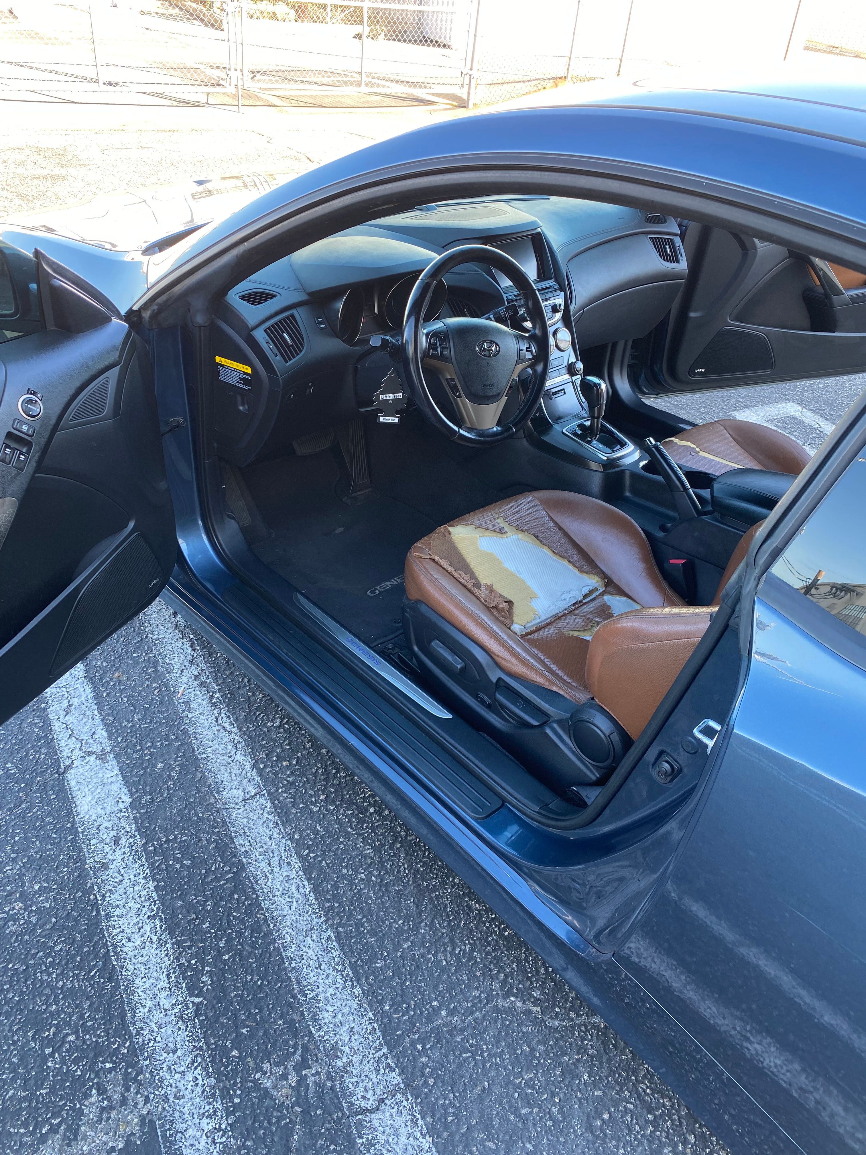 Used 2013 Hyundai Genesis 3.8 RWD image 16