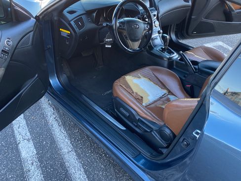 Used 2013 Hyundai Genesis 3.8 image 16