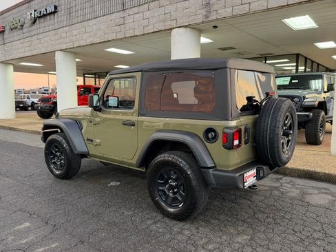 Used 2025 Jeep Wrangler Sport AWD/4WD image 2