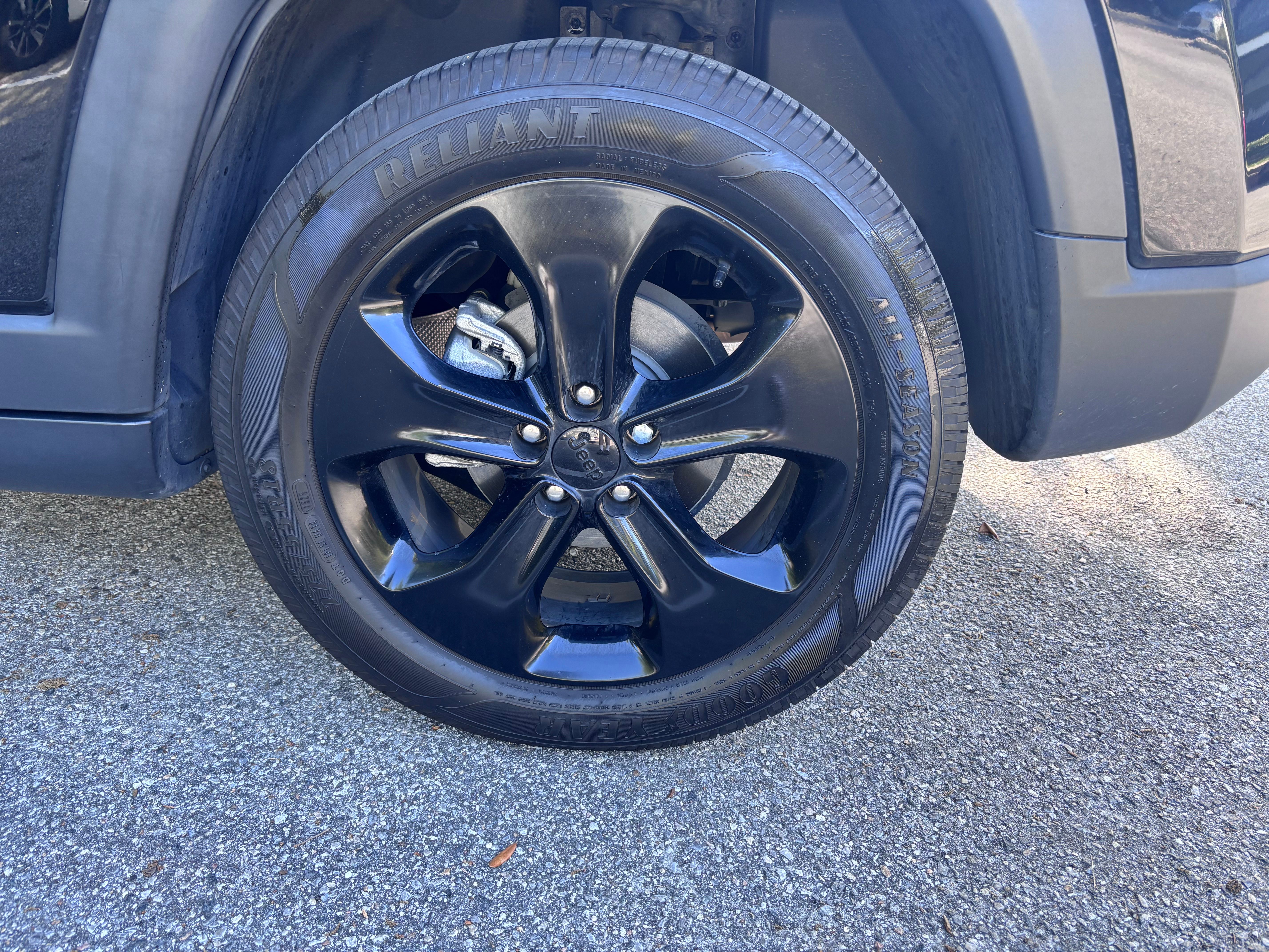 Used 2021 Jeep Compass Latitude FWD image 19