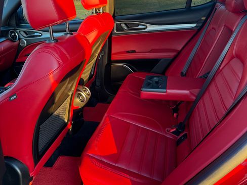 Used 2018 Alfa Romeo Stelvio Ti Sport image 8