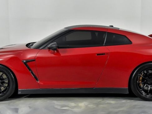 Used 2013 Nissan GT-R Premium AWD/4WD image 1