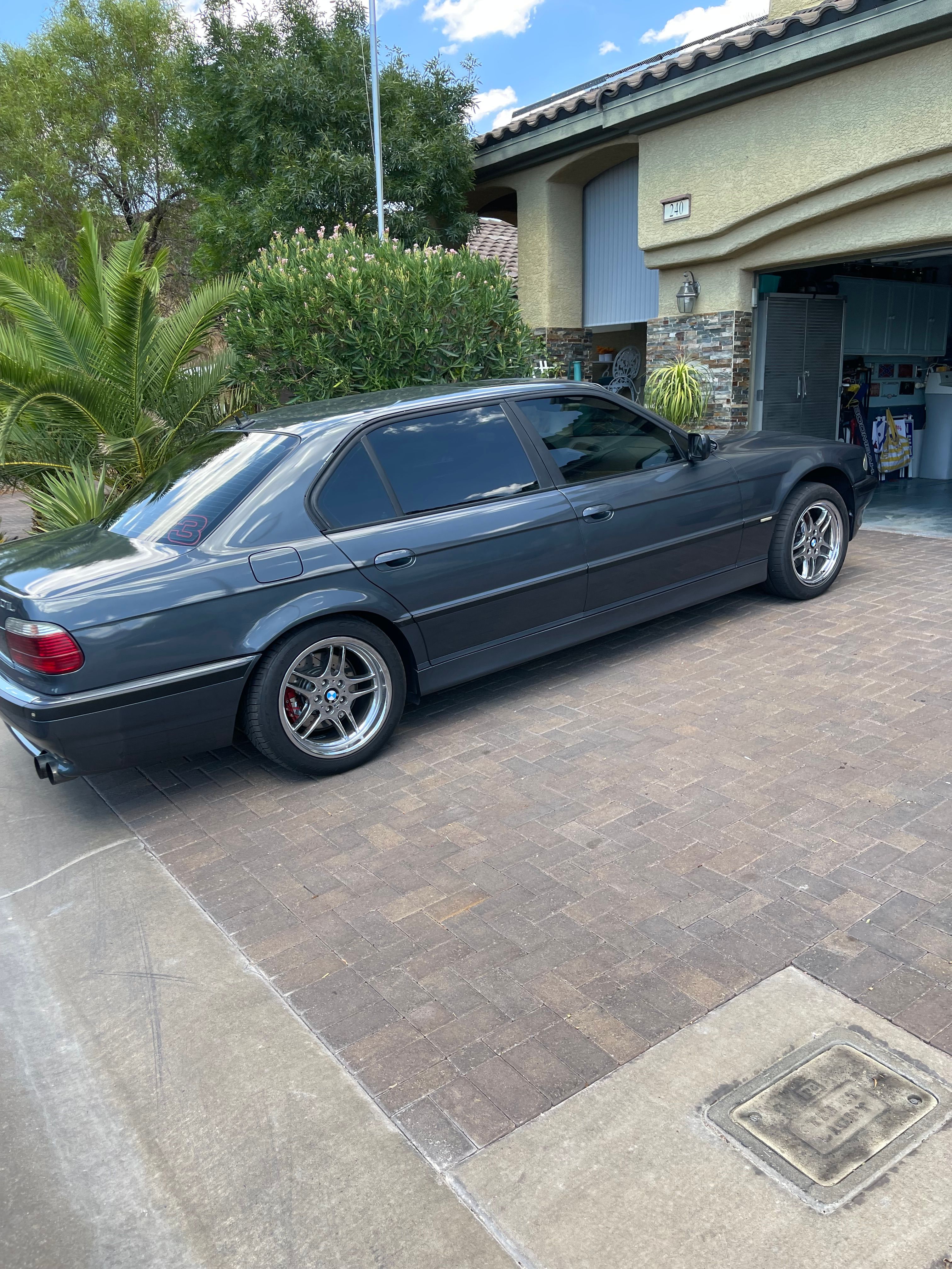 Used 2001 BMW 740iL RWD image 16
