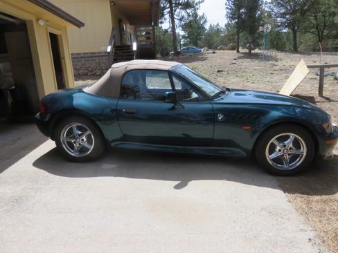 Used 1999 BMW Z3 2.5i RWD image 6