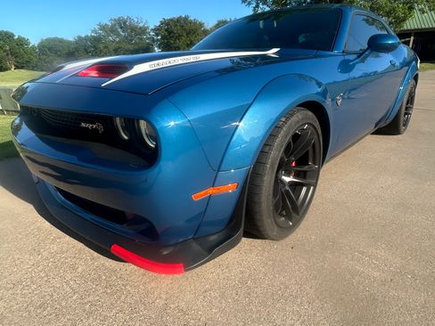 Used 2020 Dodge Challenger SRT Hellcat RWD image 4