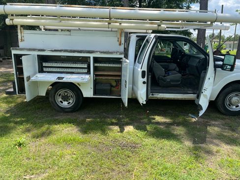 Used 2015 Ford F250 XL w/ Power Equipment Group RWD image 5