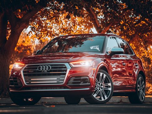 Used 2018 Audi SQ5 Prestige w/ Prestige Package AWD/4WD image 2