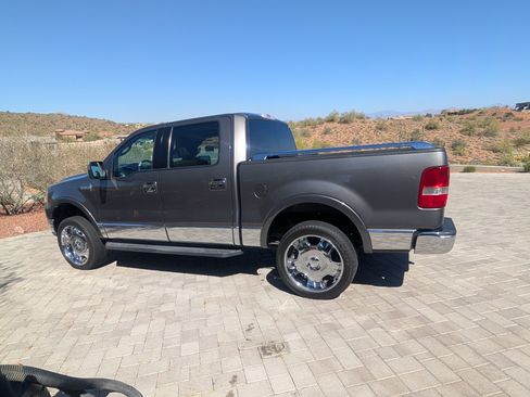 Used 2006 Lincoln Mark LT 4x4 image 26
