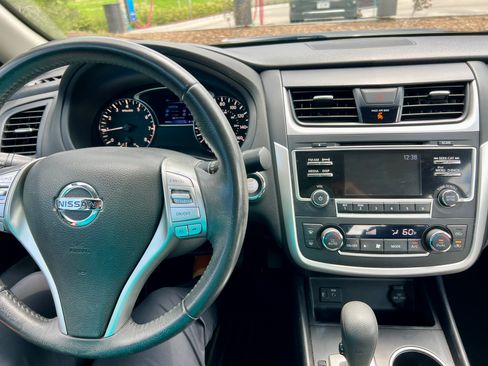 Used 2017 Nissan Altima 2.5 SV FWD image 28