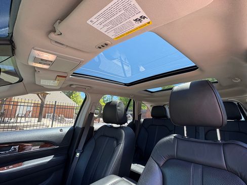 Used 2013 Lincoln MKX FWD image 10