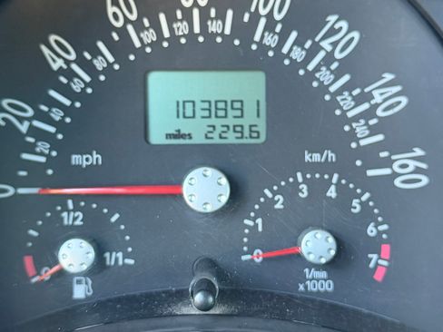 Used 2005 Volkswagen Beetle GLS FWD image 9