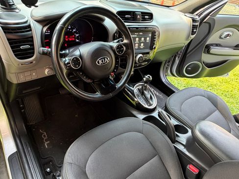Used 2015 Kia Soul + w/ Audio Package FWD image 8