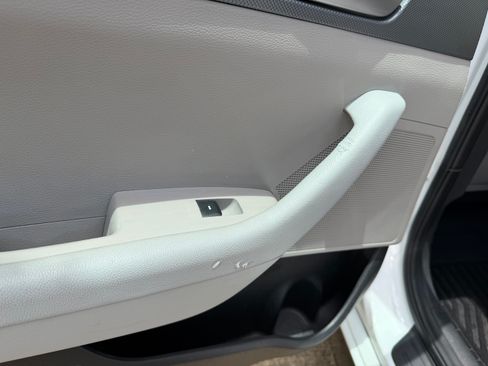 Used 2017 Hyundai Sonata SE FWD image 22