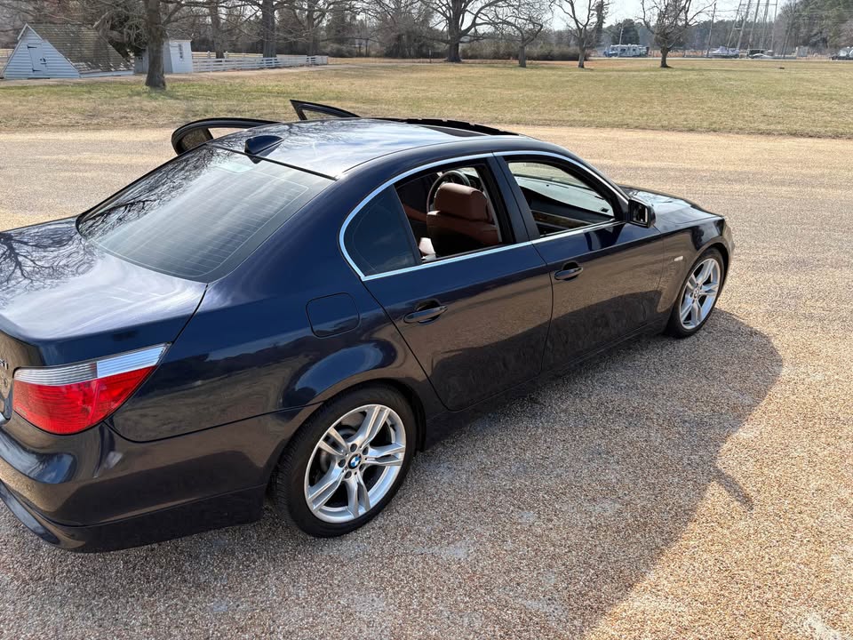 Used 2004 BMW 545i Sedan RWD image 9