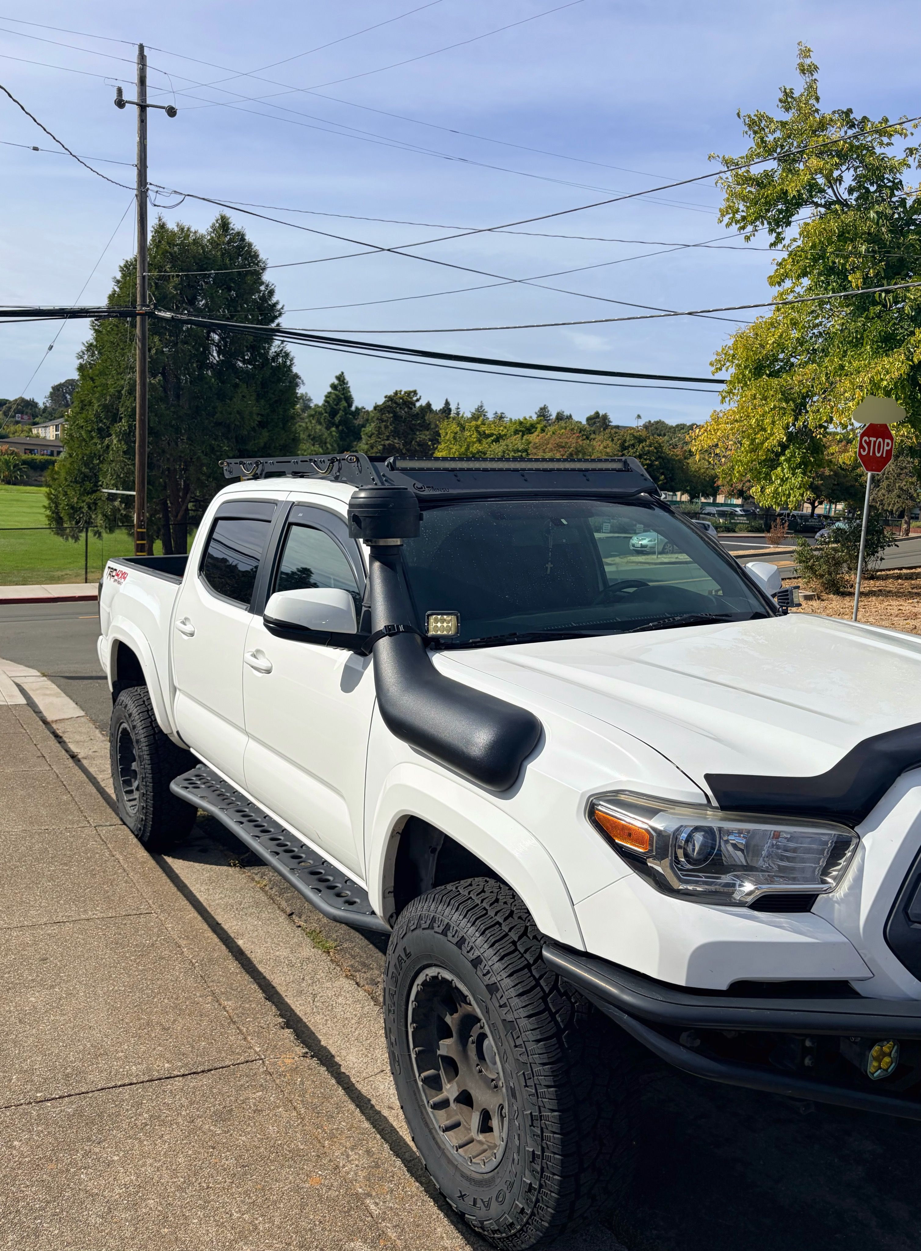 Used 2016 Toyota Tacoma TRD Off-Road AWD/4WD image 17