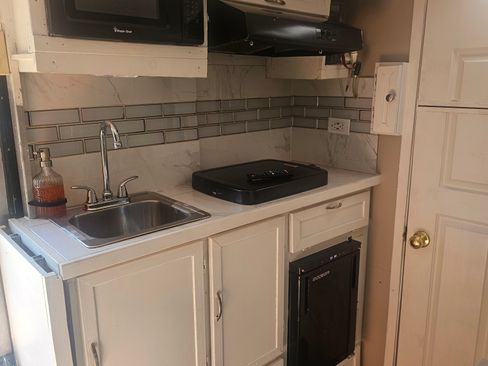 Used 2008 Chevrolet Express 3500 image 2