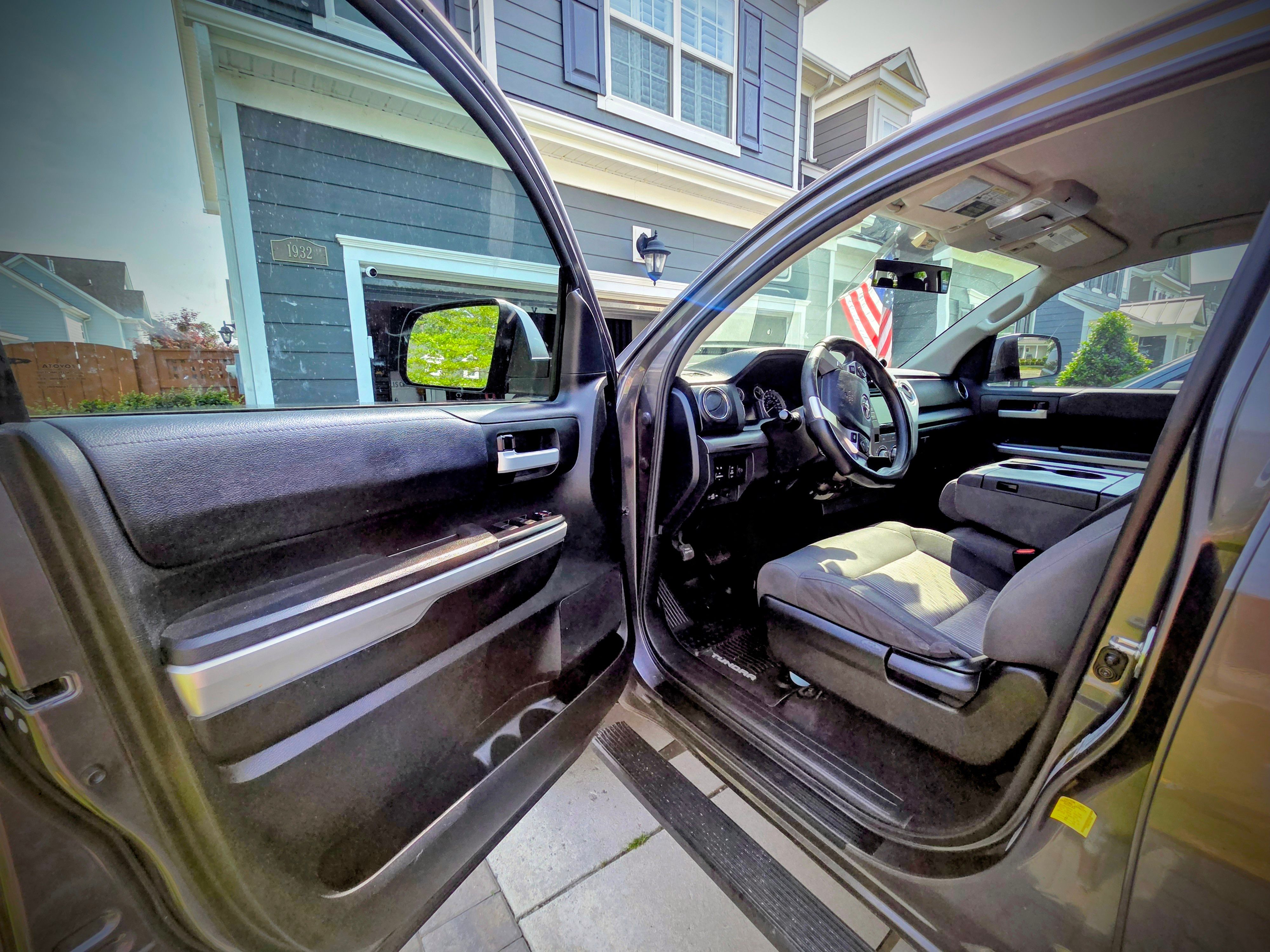 Used 2017 Toyota Tundra SR5 AWD/4WD image 5