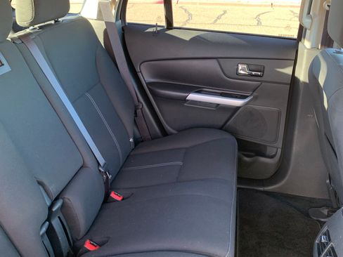 Used 2013 Ford Edge SE image 16