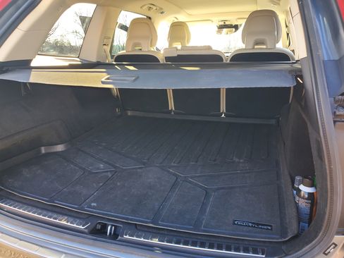 Used 2017 Volvo XC90 T5 Momentum w/ Vision Package image 29