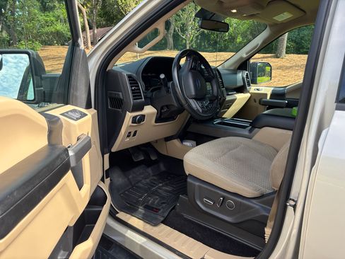 Used 2018 Ford F150 XLT w/ Equipment Group 302A Luxury RWD image 15
