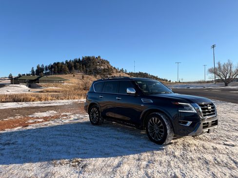 Used 2021 Nissan Armada Platinum w/ Captain's Chairs Package image 5