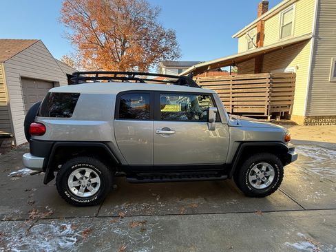 Used 2010 Toyota FJ Cruiser 4WD image 5