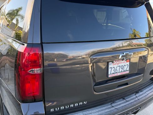 Used 2016 Chevrolet Suburban LT image 10