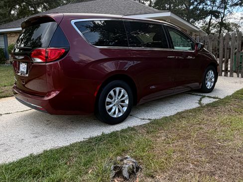 Used 2019 Chrysler Pacifica Touring Plus w/ Advanced Safetytec Group FWD image 38