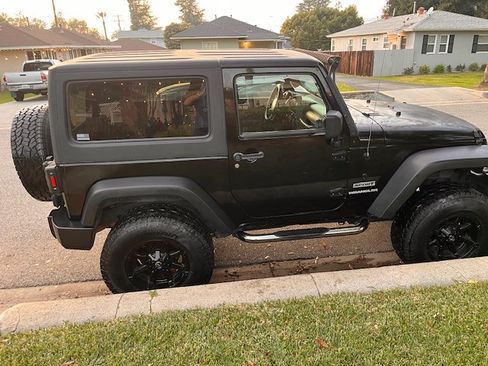 Used 2010 Jeep Wrangler Sport image 2