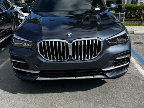 Used 2022 BMW X5 xDrive40i w/ Premium Package AWD/4WD image 4