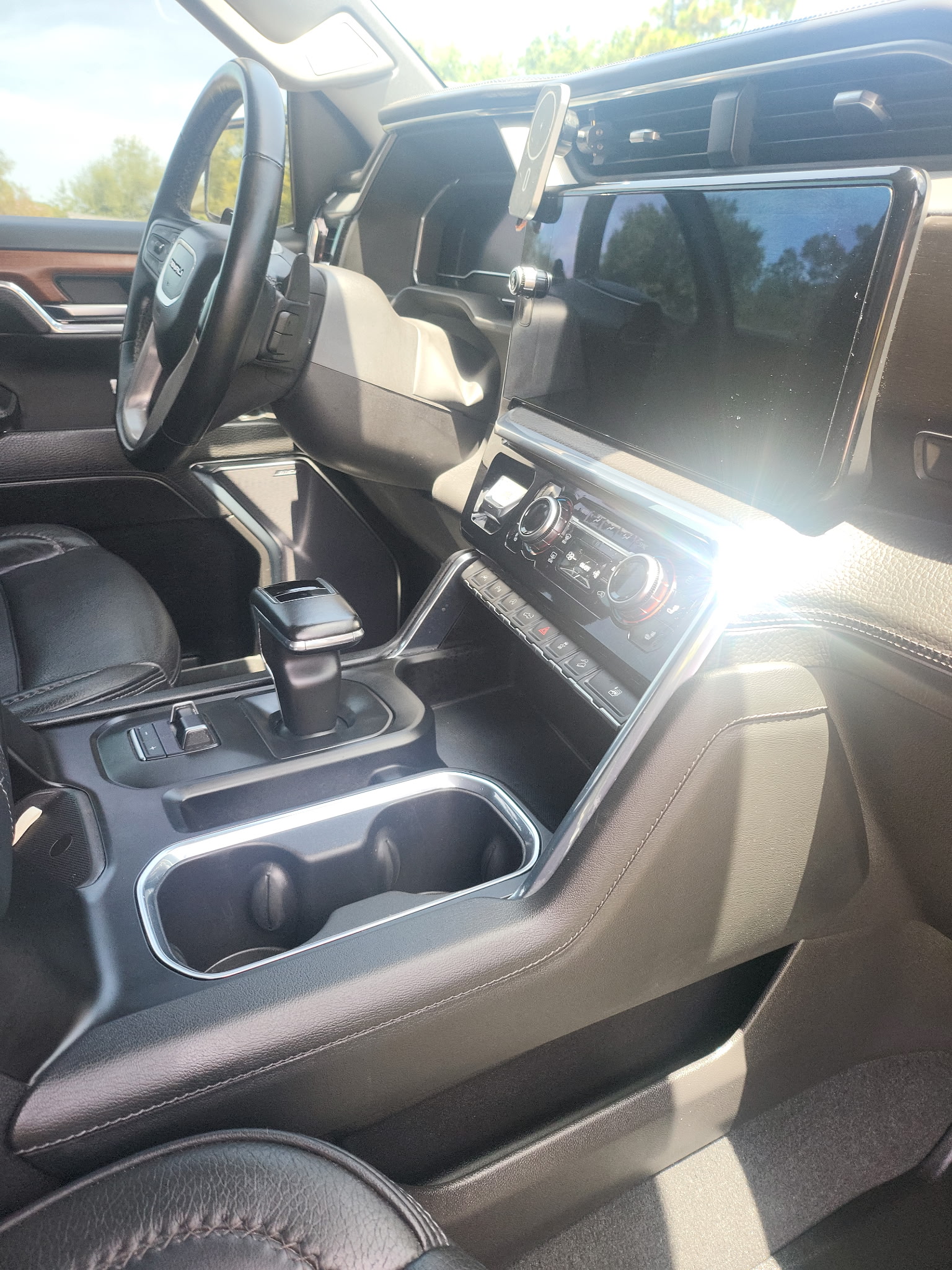 Used 2023 GMC Sierra 1500 Denali w/ Denali Reserve Package AWD/4WD image 15
