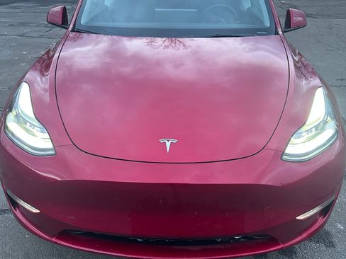 Used 2024 Tesla Model Y Long Range image 1