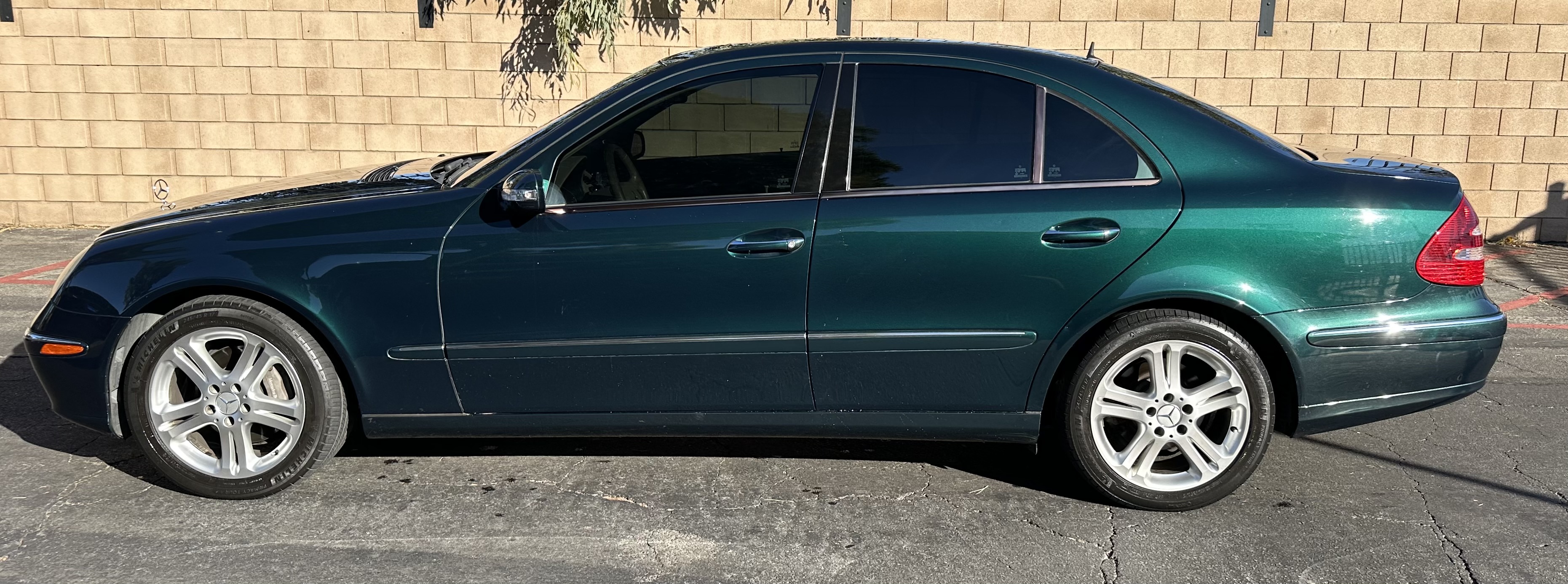 Used 2005 Mercedes-Benz E 500 Sedan image 8