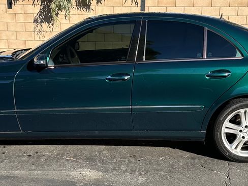 Used 2005 Mercedes-Benz E 500 Sedan image 8