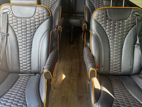 Used 2022 Mercedes-Benz Sprinter 2500 image 13