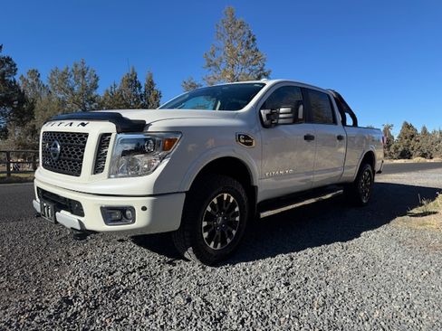 Used 2019 Nissan Titan PRO-4X w/ Pro-4x Convenience Package image 1