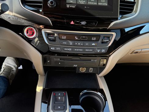 Used 2019 Honda Pilot Touring image 21
