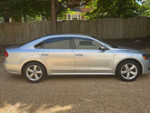 Used 2015 Volkswagen Passat 1.8T Limited Edition FWD image 1