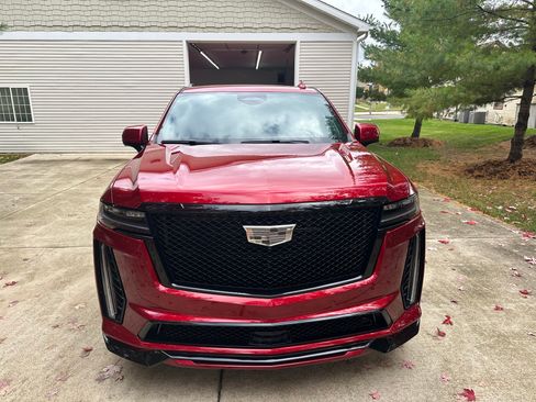 Used 2023 Cadillac Escalade V w/ LPO, ONYX Package image 11