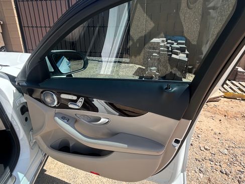 Used 2015 Mercedes-Benz C 300 Sedan image 23